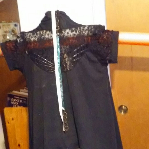 Short Shell Glass Necklace - Picture 3 of 5